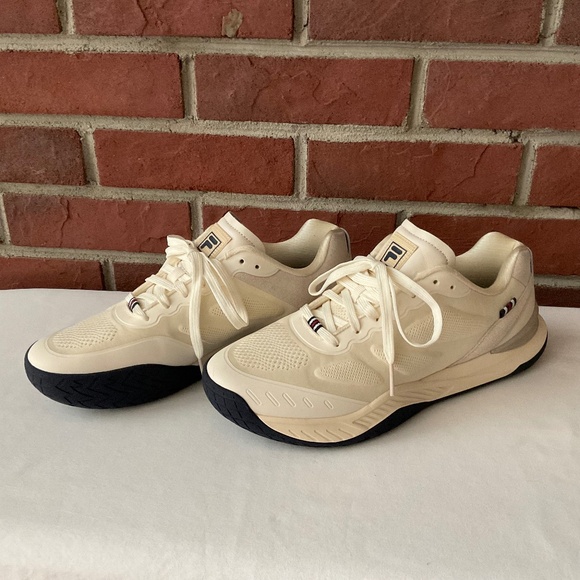 Fila Men’s Axilux Lux Sneakers Shoes Size 10 NEW - Picture 1 of 14